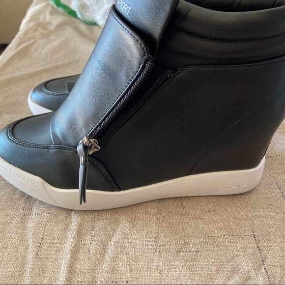 Shoes For Women - Picture 3 of 4